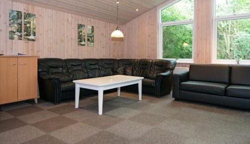 Ten-Bedroom Holiday Home