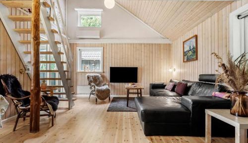 Three-Bedroom Vacation Home 
