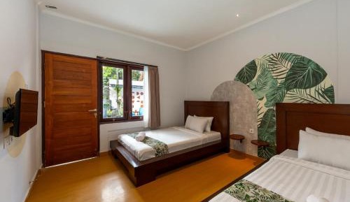 Twin Room with Pool View