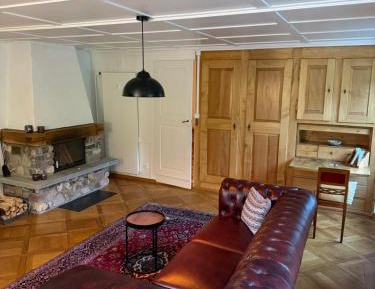 Three-Bedroom Apartment with Mountain View