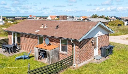 Three-Bedroom Vacation Home 