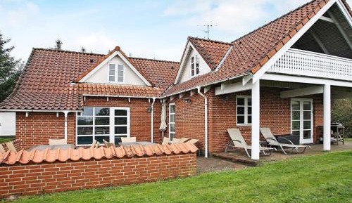 Five-Bedroom Holiday Home