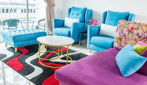 Four-Bedroom Apartment with Balcony 