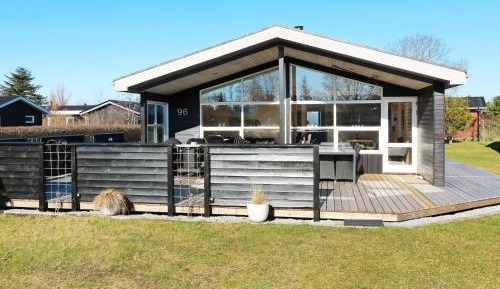 Three-Bedroom Vacation Home 