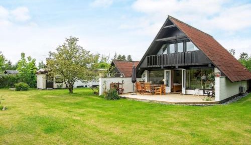 Three-Bedroom Vacation Home 