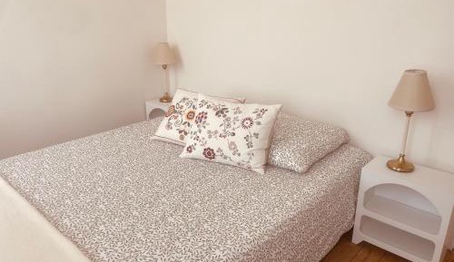 Deluxe Double Room (2 Adults + 1 Child)