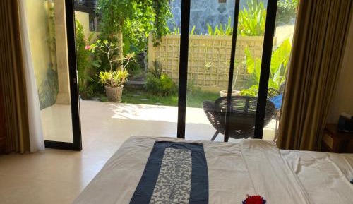 Queen Room with Garden View