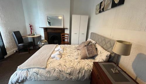 Double Room with Shared Bathroom