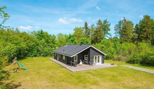 Three-Bedroom Vacation Home 