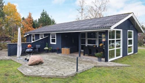 Three-Bedroom Vacation Home 
