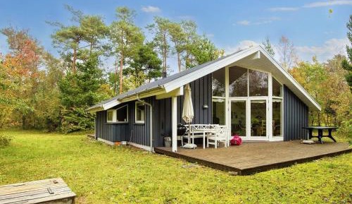 Three-Bedroom Vacation Home 
