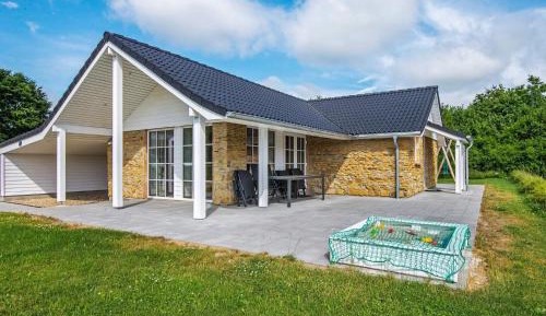 Three-Bedroom Vacation Home 