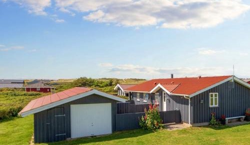 Three-Bedroom Vacation Home 