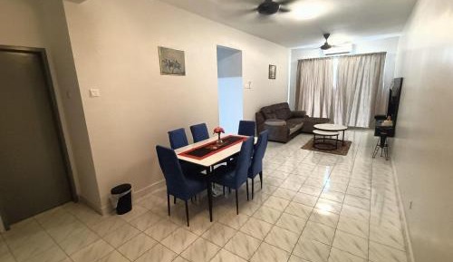 Three-Bedroom Apartment with Balcony