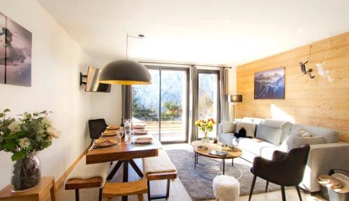 Three-Bedroom Apartment with Balcony