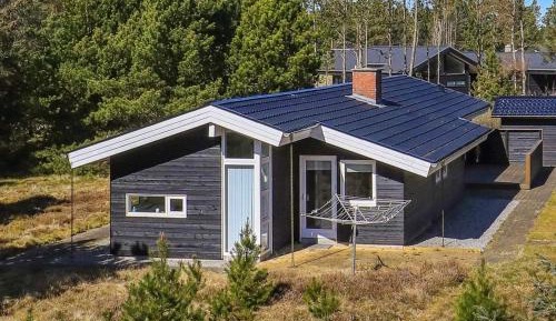 Three-Bedroom Vacation Home 