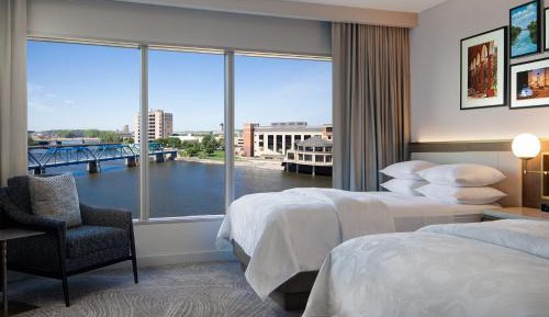 Queen Room with Two Queen Beds and River View