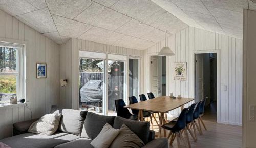 Three-Bedroom Vacation Home 