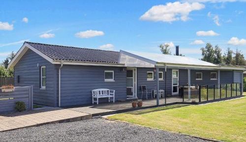 Three-Bedroom Vacation Home 