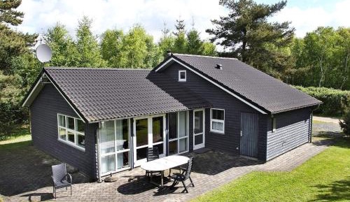 Three-Bedroom Vacation Home 