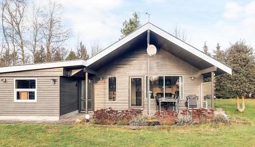 Three-Bedroom Vacation Home 