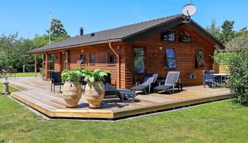 Three-Bedroom Vacation Home 