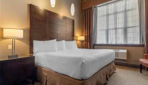 King Suite with Sofa Bed - Non-Smoking