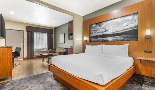 King Suite with Sofa Bed - Non-Smoking