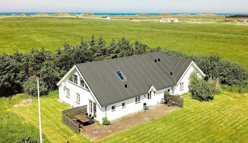 Six-Bedroom Holiday Home