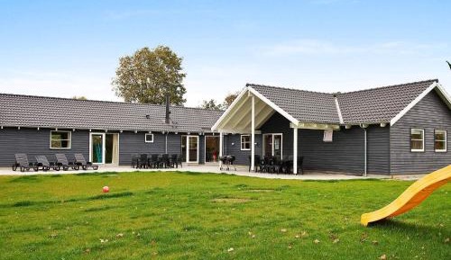 Seven-Bedroom Holiday Home