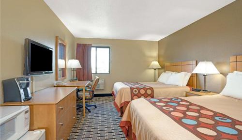 Queen Room with Two Queen Beds - Non-Smoking
