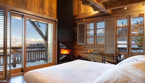 Prestige Suite (2-3 Adults)