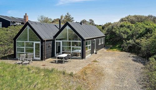 Three-Bedroom Vacation Home 