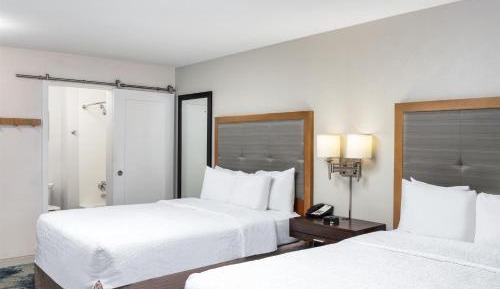 Room with Two Queen Beds - Non-Smoking
