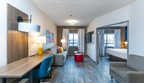One-Bedroom King Suite