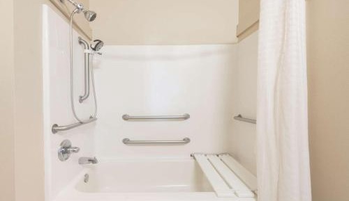 King Room with Roll-In Shower - Mobility/Hearing Accessible - Non-Smoking