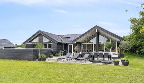 Six-Bedroom Holiday Home