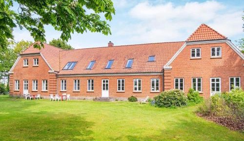 Nine-Bedroom Holiday Home
