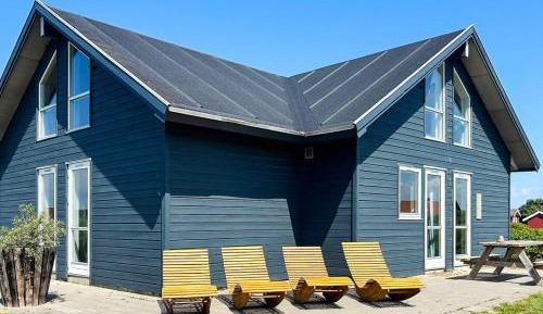 Six-Bedroom Holiday Home