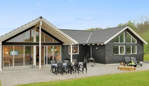 Seven-Bedroom Holiday Home
