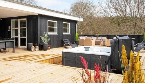 Five-Bedroom Holiday Home