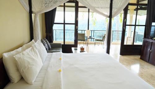 Junior Suite with Balcony