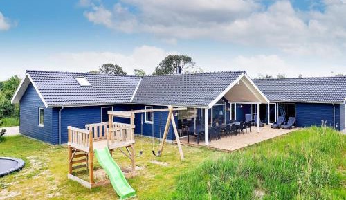Nine-Bedroom Holiday Home