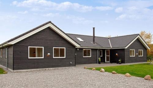 Eight-Bedroom Holiday Home