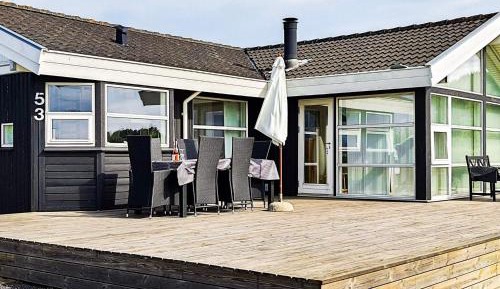 Three-Bedroom Vacation Home 