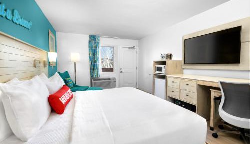 Island King Guest Room