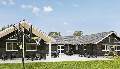 Nine-Bedroom Holiday Home