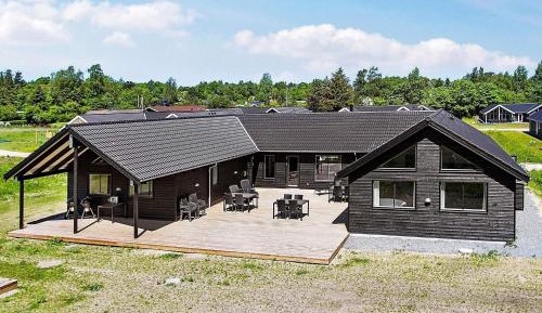 Eight-Bedroom Holiday Home