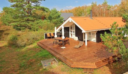 Three-Bedroom Vacation Home 