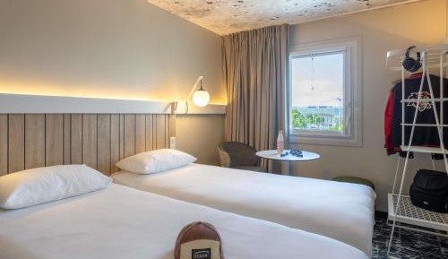 Standard Room with Two Single Beds